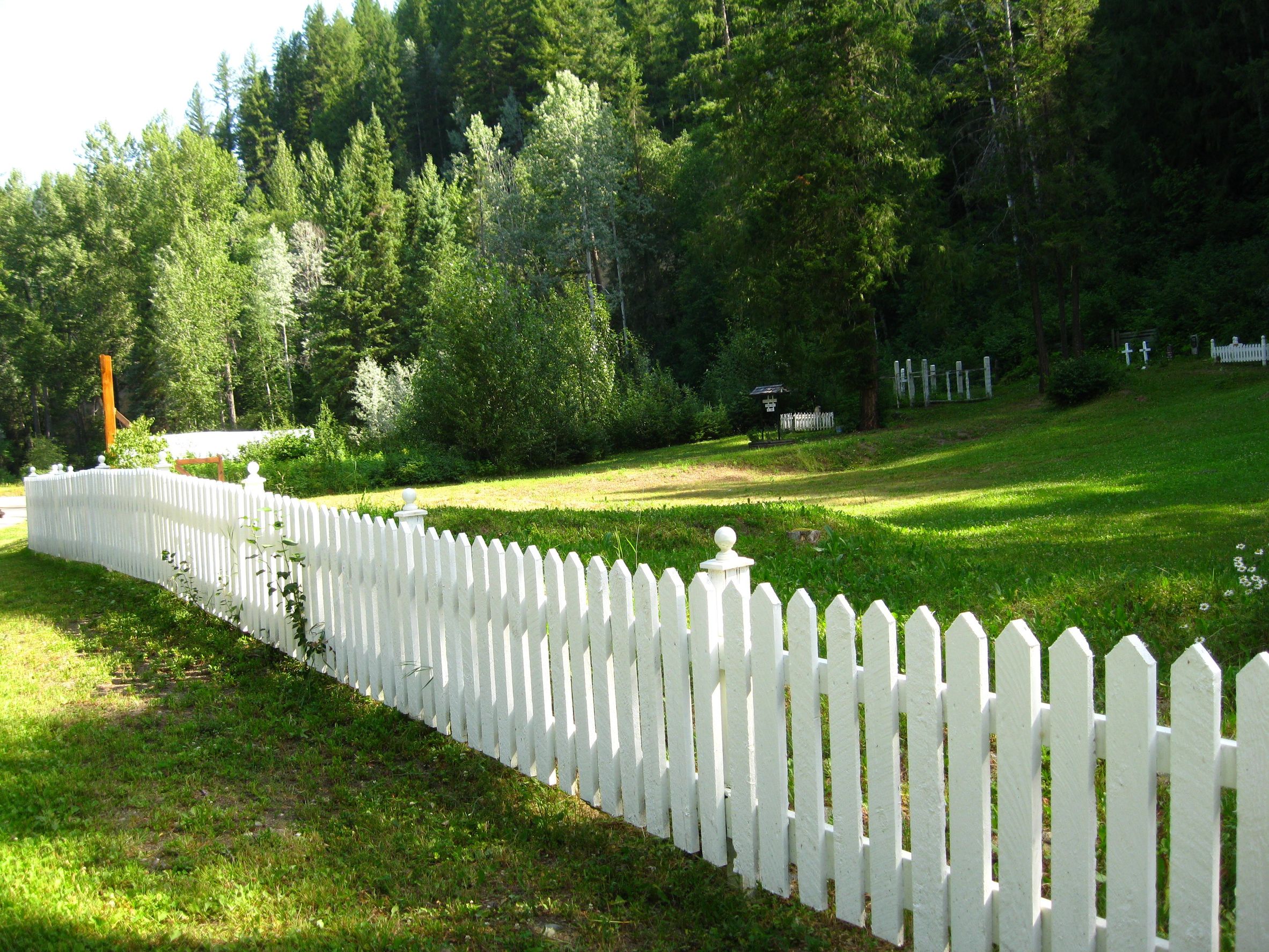 Discover the Advantages of Residential Chain Link Fence Installation