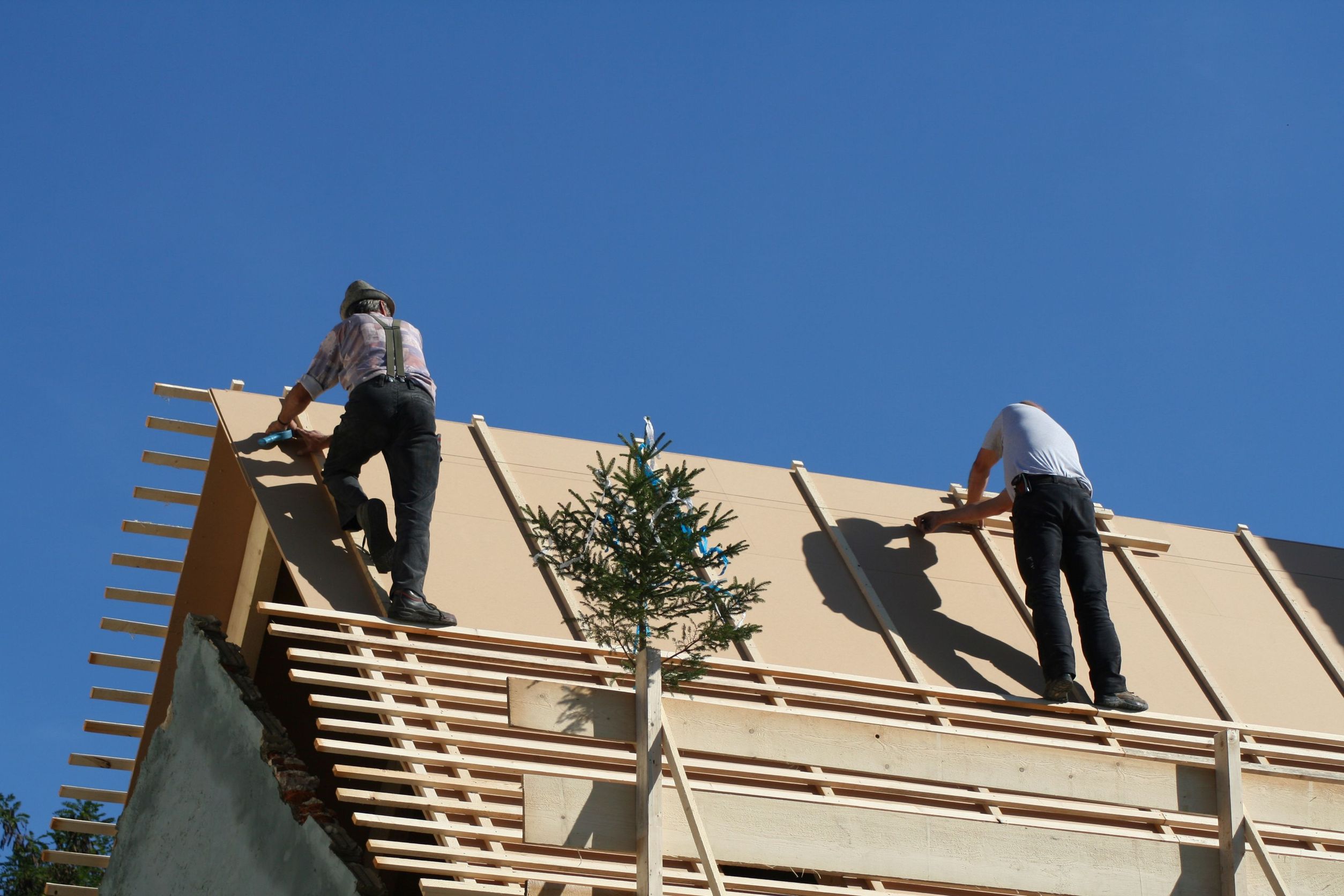 Protect Your Home from Leaks with Residential Roof Repair Kennewick WA Solutions