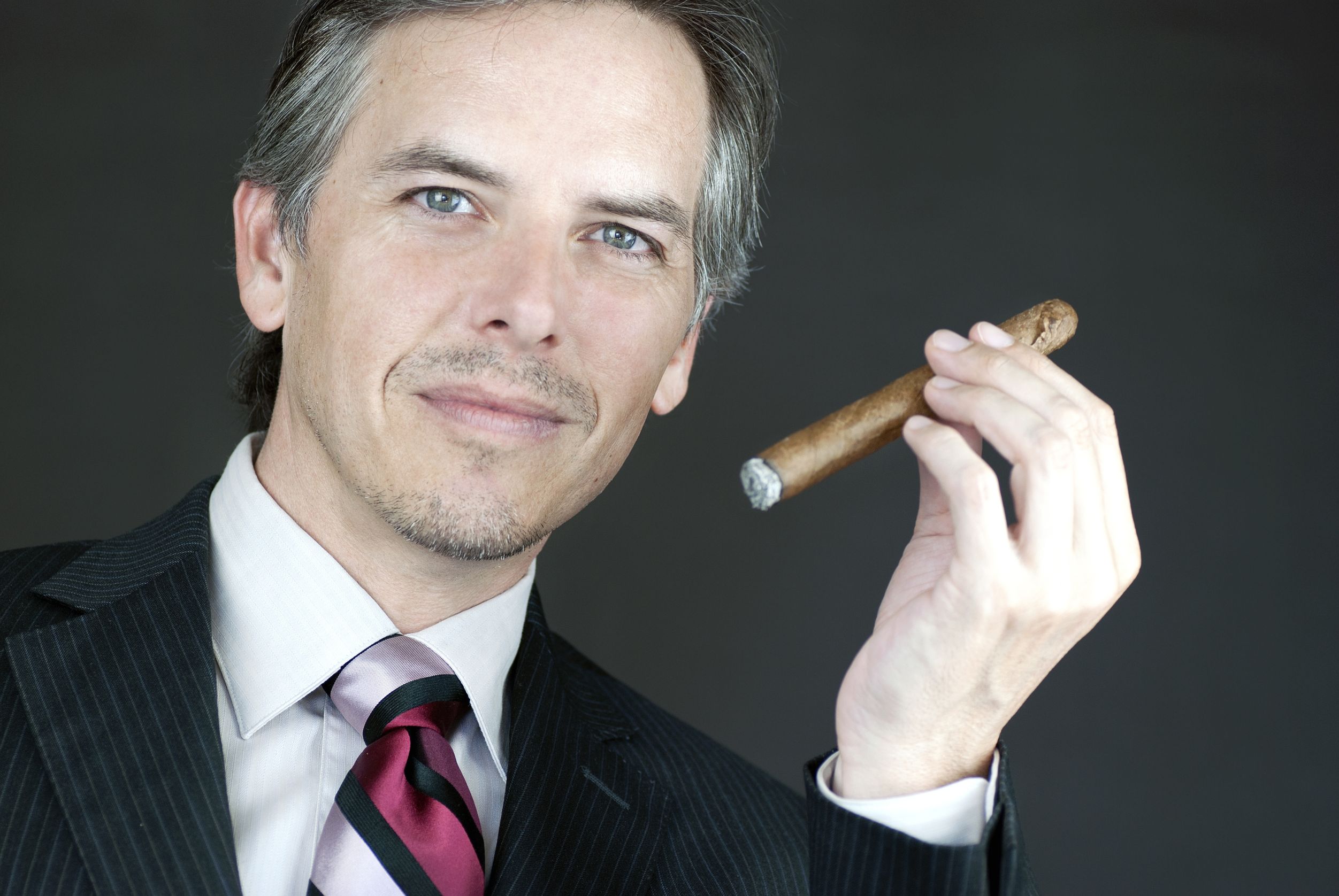 How to Smoke a Cigar without Looking Like a Fool