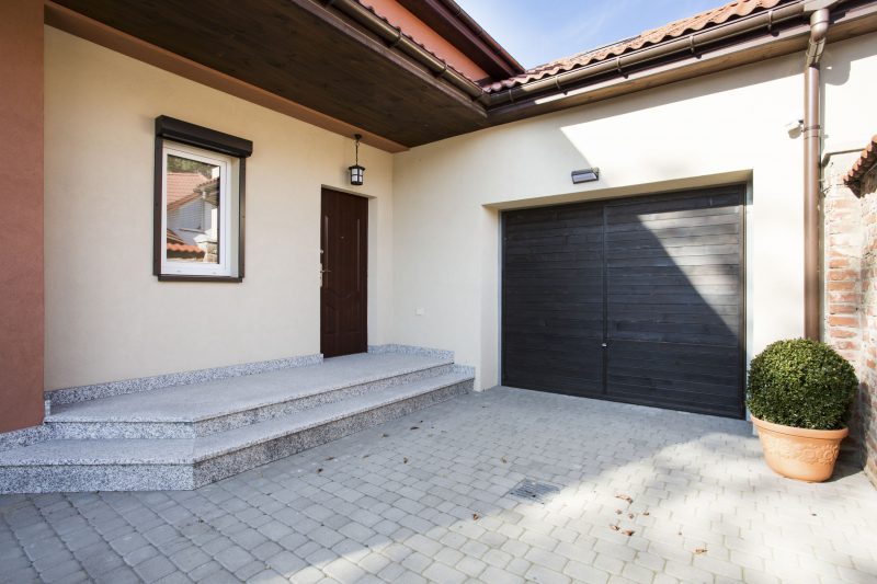 Do You Need Garage Door Repair In Arlington Heights, IL?