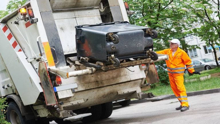 Streamline Waste Management: Rent Roll Off Dumpster in Dayton, OH