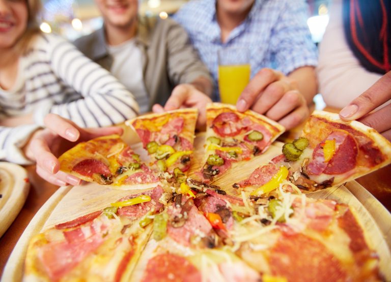 Picking Up vs. Pizza Delivery: Which Works Better for Your Plans?