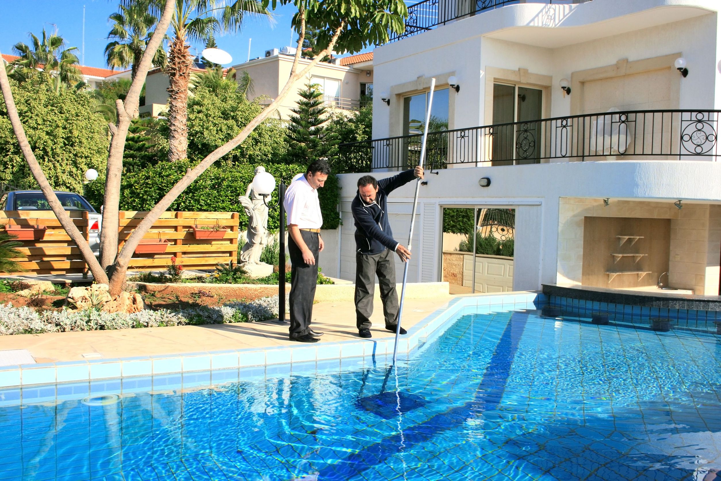 You Can Depend On a Local Pool Leak Repair Company in Phoenix, AZ, to Fix Things