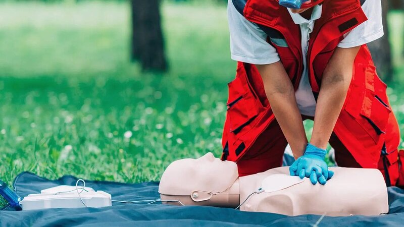 Learning Advanced Lifesaving Skills in Phoenix, AZ: CPR, First Aid, and AED