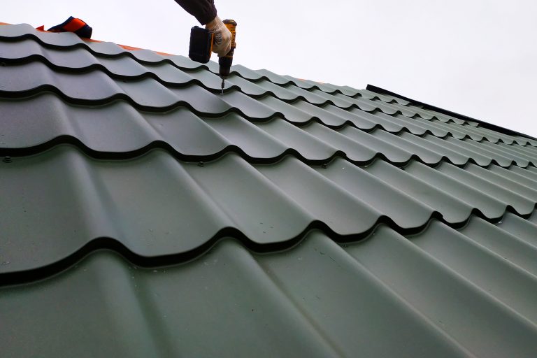 Installing a Roof in Glen Ellyn, Illinois – Providing Your Home with Long-Term Protection