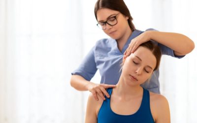 Undergoing Chiropractic Shoulder Pain Treatment in Gladstone, MO