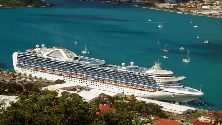 Function Cruises in Gold Coast Unveiled: Why Hosting Your Next Event on a Luxury Cruise is The Ideal Choice