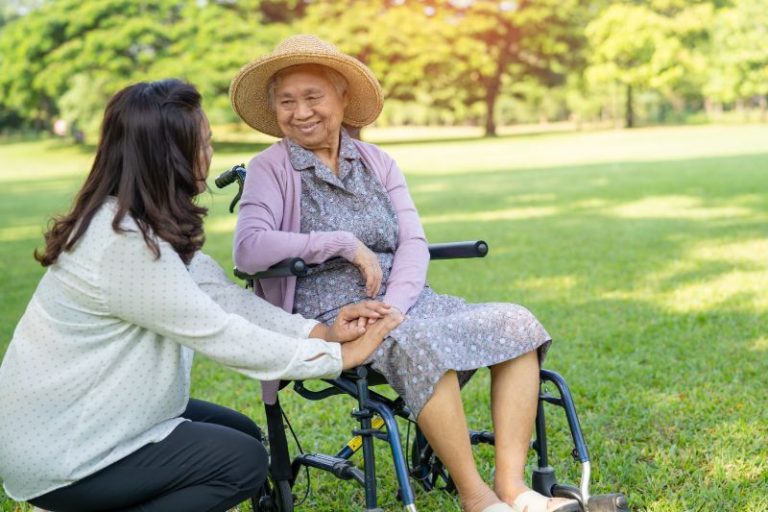 Senior assisted living in Prior Lake, MN: The ideal balance of support and independence