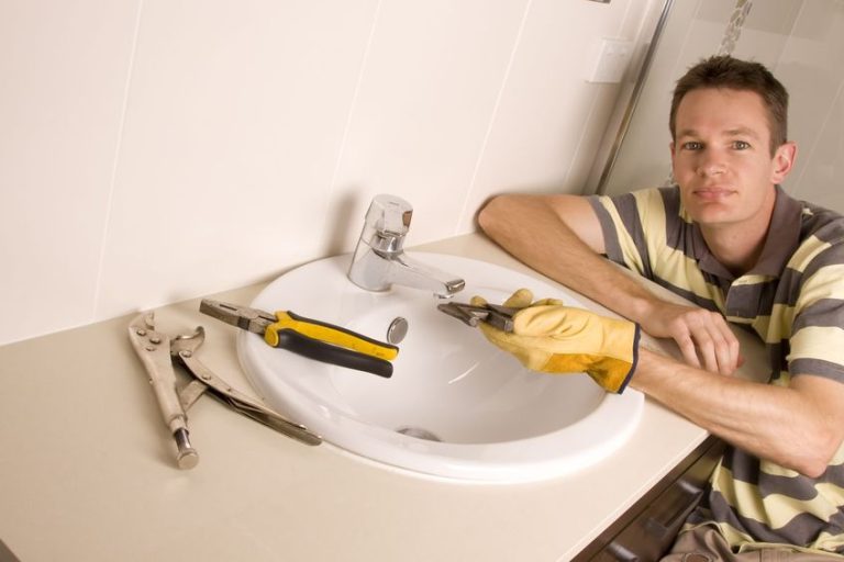 Hiring the Right Plumber Near Concord, CA for Your Bathroom Shower Installation