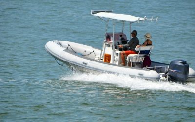 Exploring Tritoon Boats Near Naples, FL: A Perfect Choice for Water Adventures