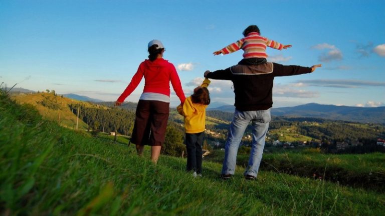 Perfecting Group Travel in Alaska’s Expansive Wilderness: Memorable Adventures Await with Alaska Large Group Excursions
