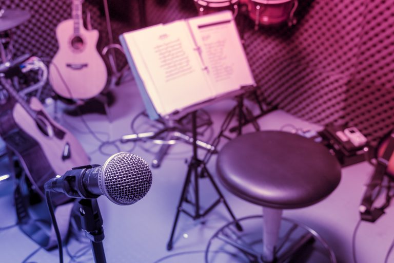 The Unheard Frequencies: Inside the Vibrant and Unconventional Realm of Chicago’s Experimental Music Schools