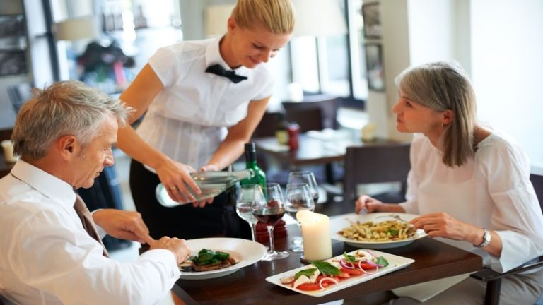 Experience Memorable Evenings at Dinner Restaurants Fort Myers Beach FL for Families