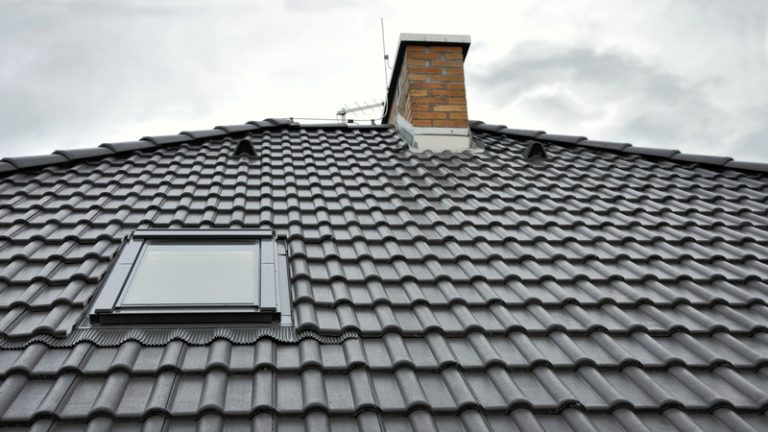 Choosing the best residential roofing services in Fort Myers, FL, for your property