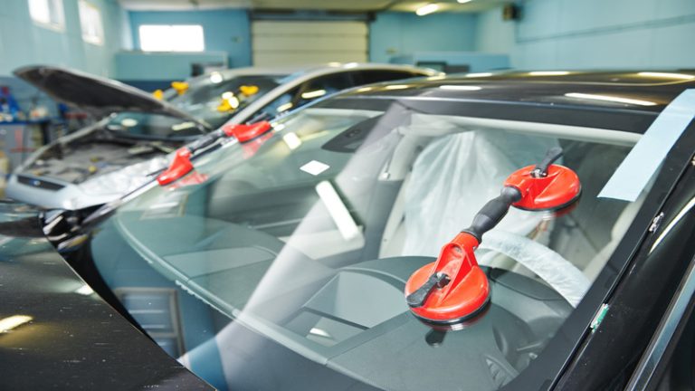 Quick and Reliable Windshield Crack Repair in Santa Clarita, CA