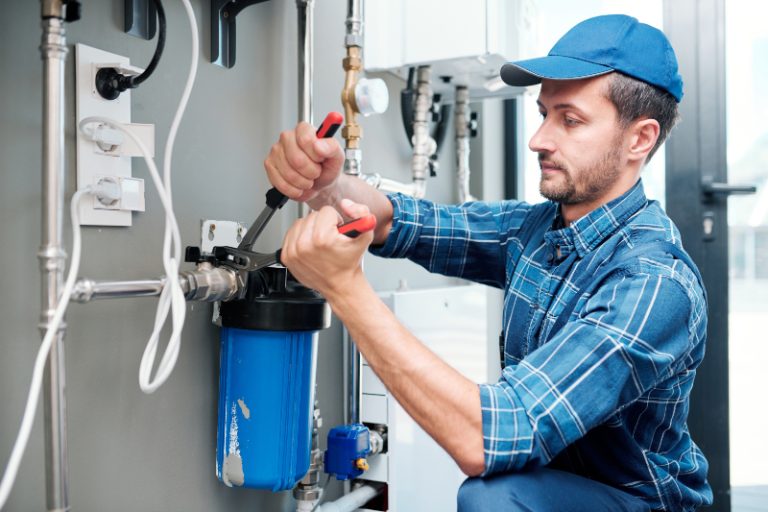 Toilet Repair in Gilbert: Fix It Today Before It Costs You Hundreds