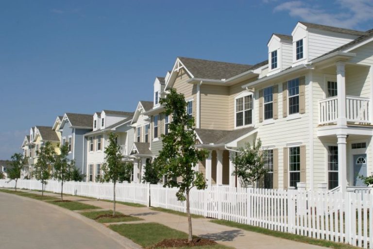 Spacious Living Awaits in 3 Bedroom Apartments in Fort Wayne, IN for Growing Families